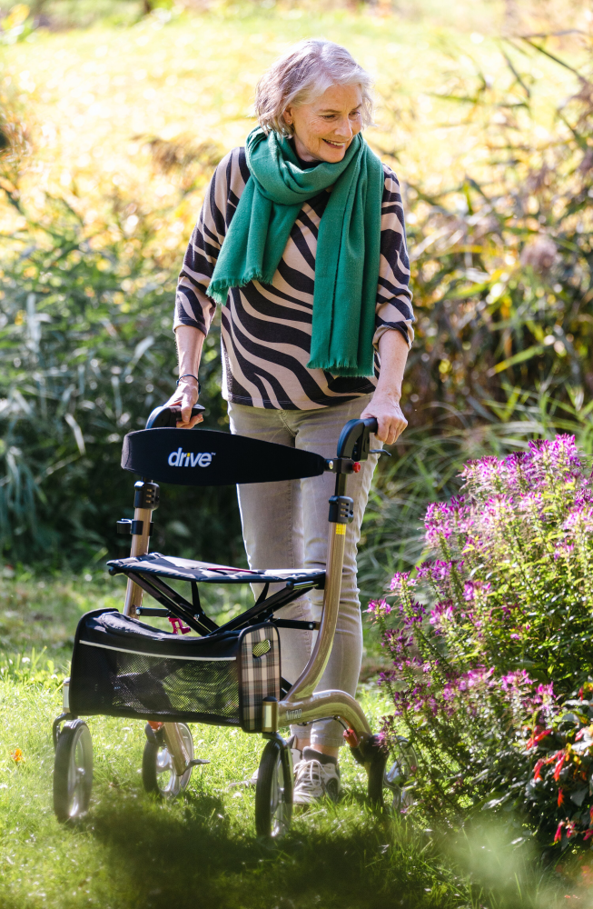 Rollator NITRO mit Stockhalter Stoff-/ Netztasche – Bild 4